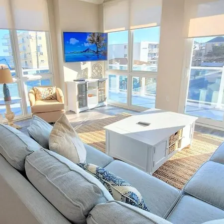 Imagine That! Stunning Modern 4Br-3Ba Luxury Retreat